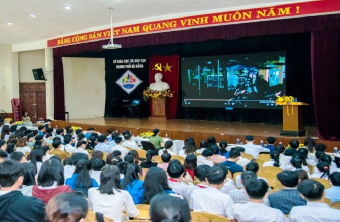 da nang tuyen truyen qua mang xa hoi.jpg