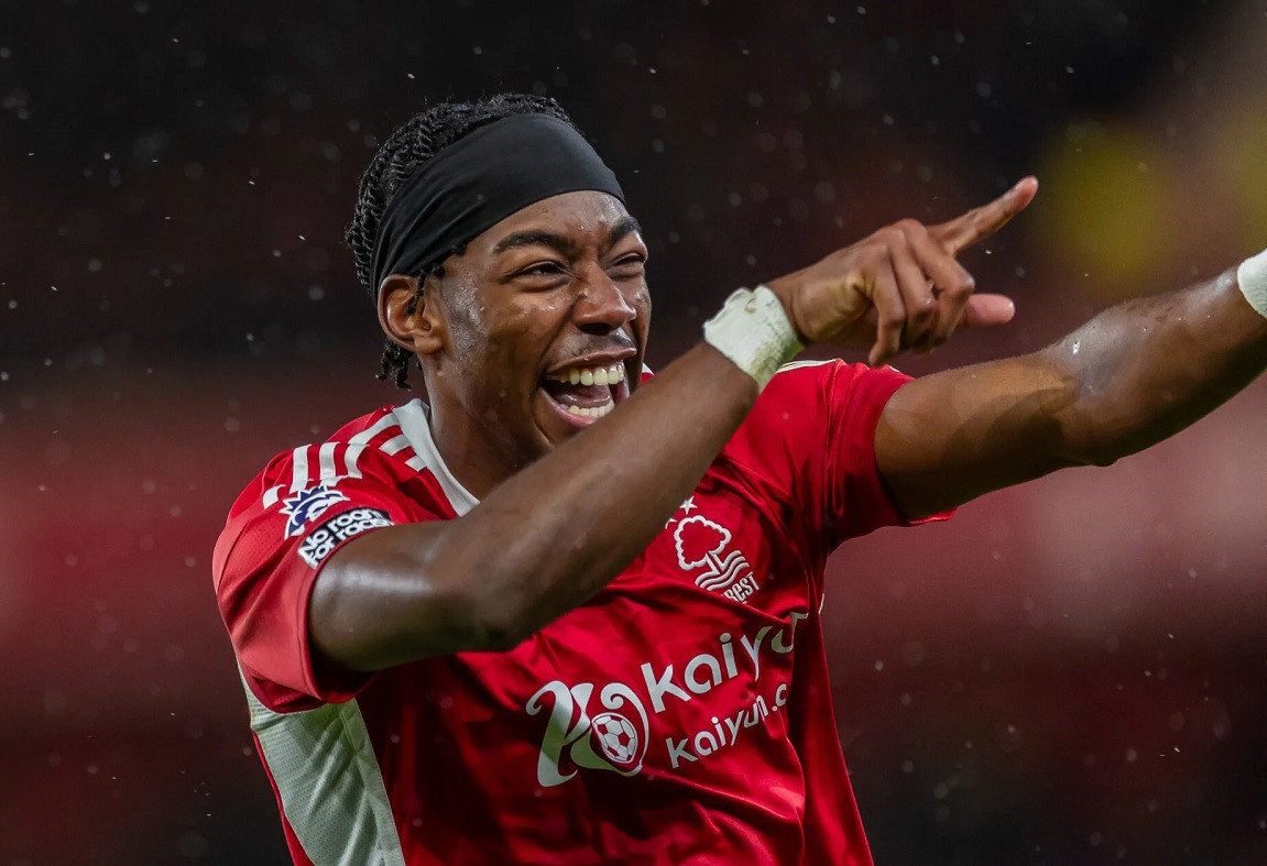 elanga nottingham 2 1 mu.jpg