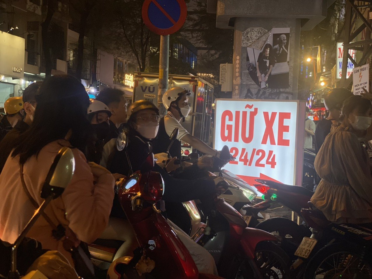 z5027791881144 676b10c7b4823093e183749f8d78c83e.jpg