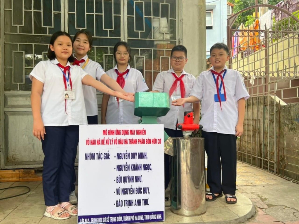 2136042 z4772784119958 c0ced7ed30b8cef5a87e5305af430470 09574311.jpeg