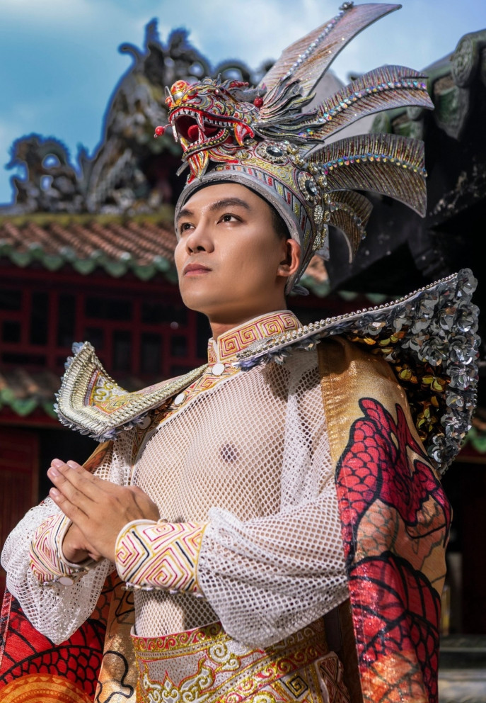 batch ddtri5 quoc tri va trang phuc dan toc hao khi viet nam.jpg