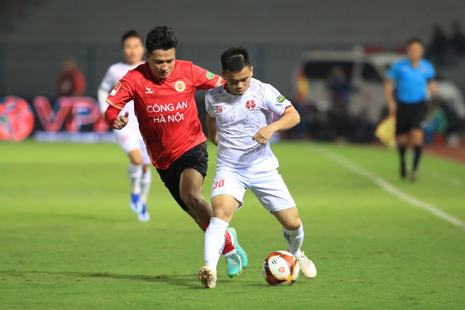 Kết quả bóng đá hôm nay 4/12/2023: CAHN thua Hải Phòng