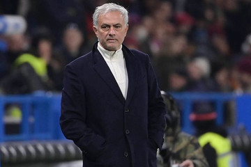 Mourinho làm điều đặc biệt sau chiến thắng ngược của Roma