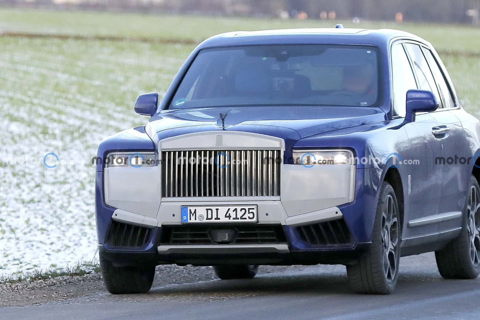 SUV siêu sang Rolls-Royce Cullinan giá hơn 40 tỷ lộ diện bản nâng cấp đầu tiên