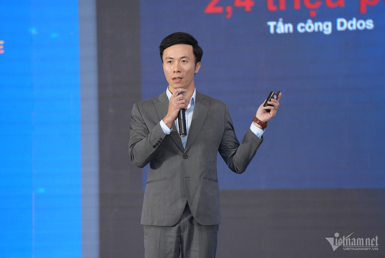 W-ong-le-quang-ha-2-1.jpg