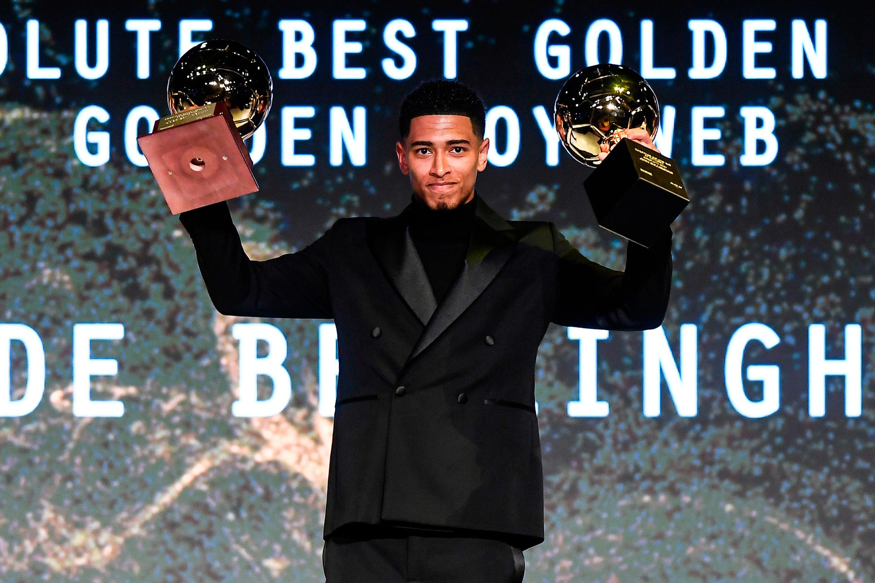 jude bellingham cau be vang 2.jpg