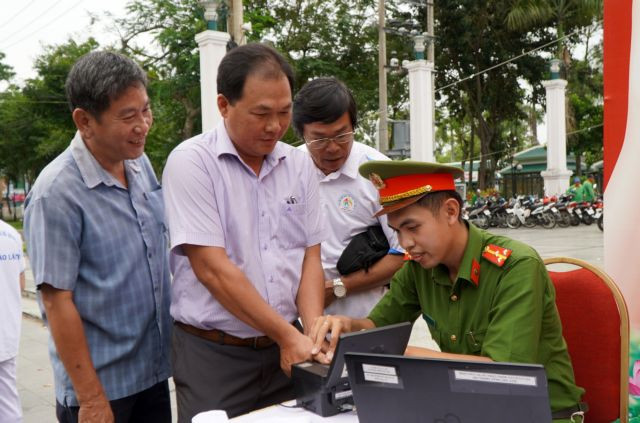 Ministry warns residents to be vigilant over phone, social media scams