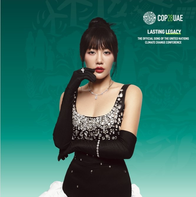 Vietnamese singer performs at UN climate change conference