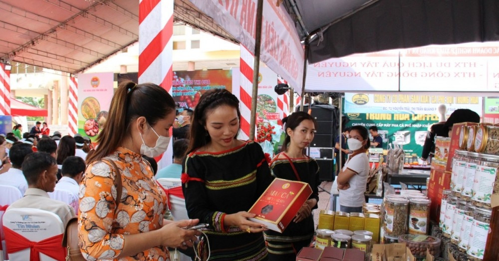 Building clean food market model for ethnic minorities