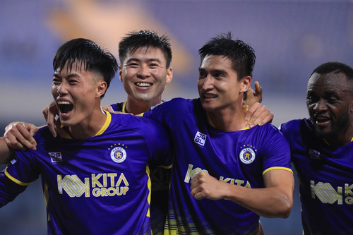 Hà Nội FC gây địa chấn ở Mỹ Đình, bầu Hiển thưởng 'nóng'