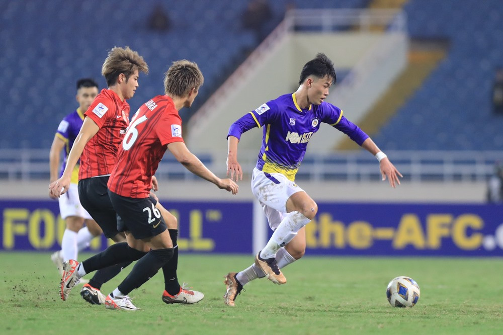 ha noi vs urawa reds 2.jpg