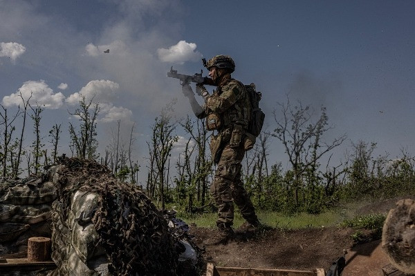 Nga kiểm soát phần lớn Marinka, sẵn sàng đàm phán với Ukraine bất cứ lúc nào