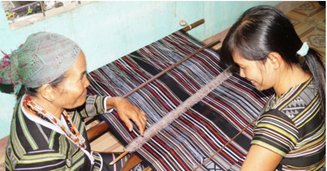 Quang Ngai brings H're brocade to the world