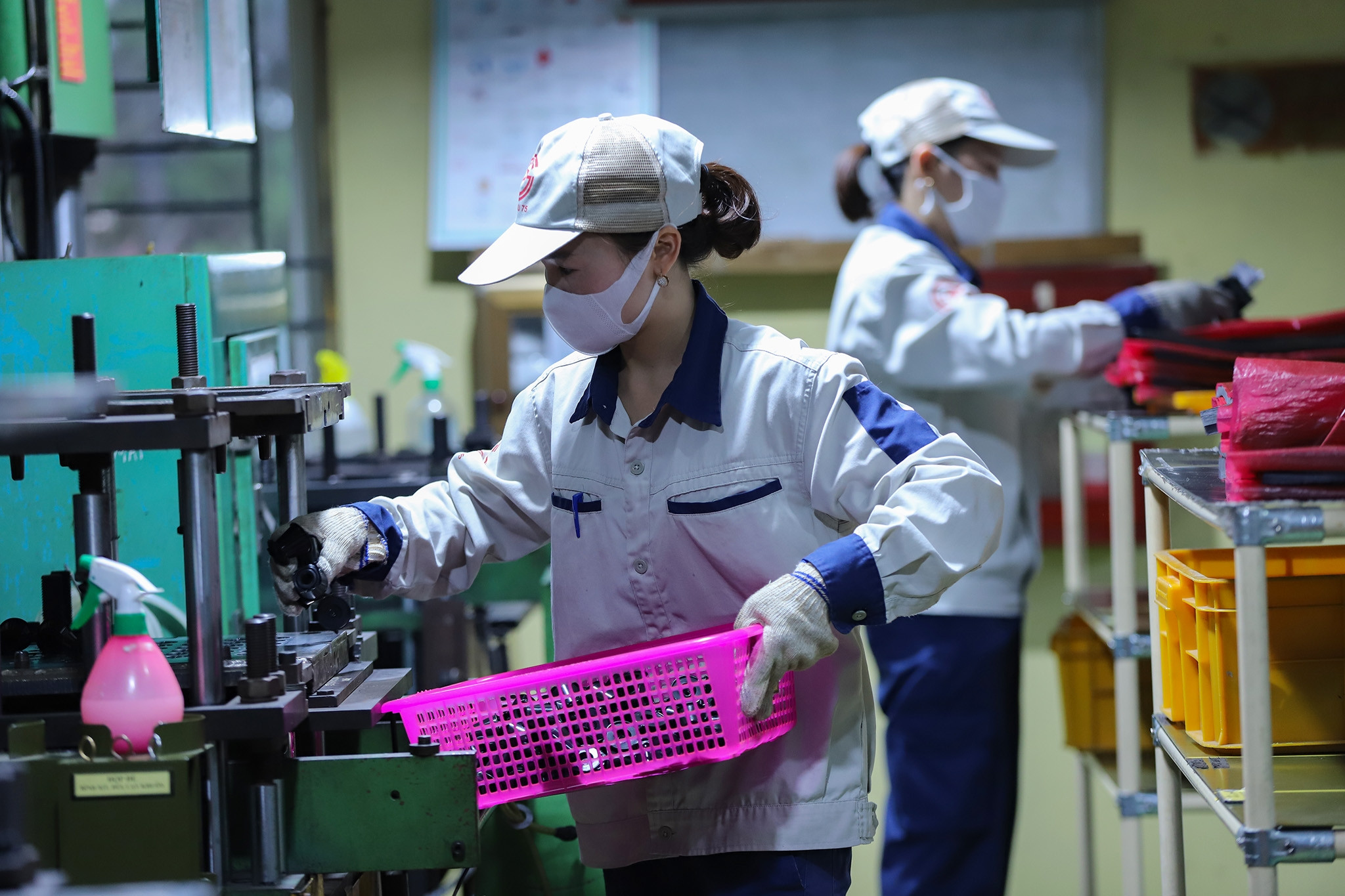 Tính lại lương tối thiểu vùng để người lao động hưởng lương cao hơn