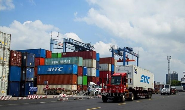 Vietnam to post faster growth over other countries in 2023: CIEM hinh anh 2