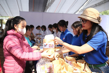 12.000 lượt người lao động tham gia Ngày hội thanh niên công nhân Hà Nội