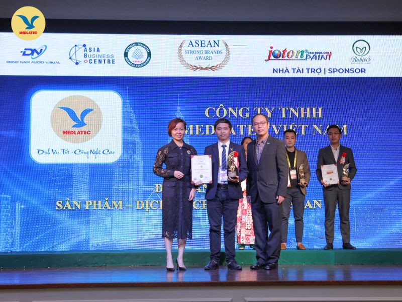 4 dich vu tai nha medlatec nhan chung nhan dich vu chat luong asean.jpg