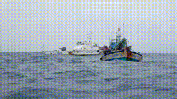 Bắt giữ tàu vận chuyển 130.000 lít dầu DO lậu trên biển