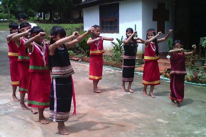 Giữ gìn bản sắc văn hóa song hành xóa bỏ hủ tục của đồng bào dân tộc thiểu số