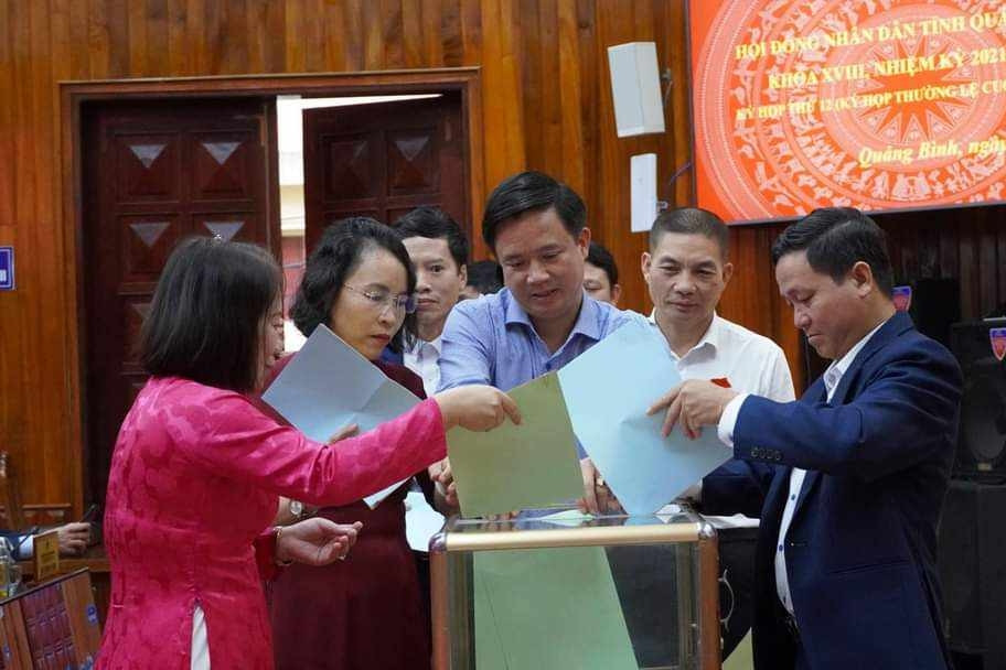 Kết quả lấy phiếu tín nhiệm các chức danh chủ chốt ở Hà Tĩnh, Quảng Bình