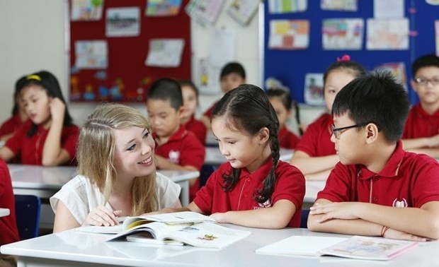 Foreigners teaching English in Vietnam required to get training certificates