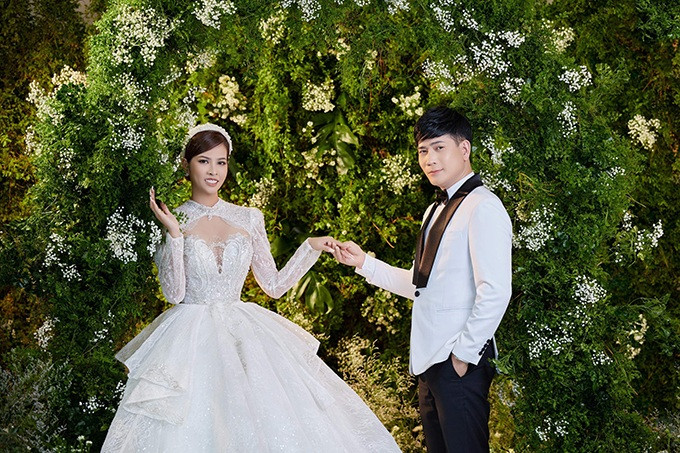 Quách Thành Danh và vợ kém 8 tuổi làm đám cưới tại biệt thự 35 tỷ đồng - 2