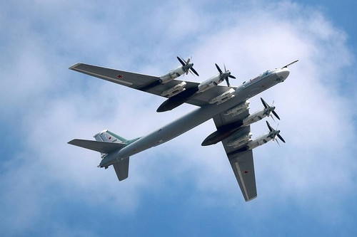 Ukraine nói Nga điều 7 oanh tạc cơ Tu-95 phóng loạt tên lửa tấn công