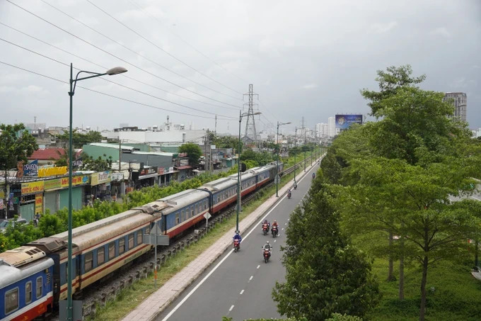 Vietnam carefully reviewing 3 scenarios for North-South high-speed railway