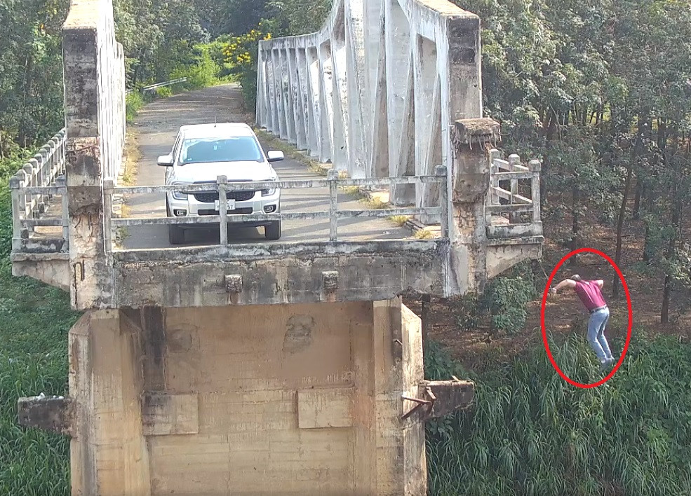 cau gay binh duong.jpg