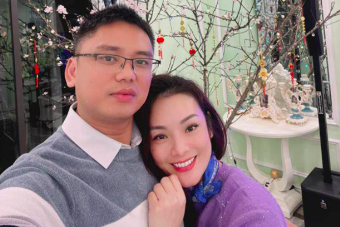 Đời tư kín tiếng của nữ Phó Trưởng khoa Thanh nhạc vừa được phong NSƯT