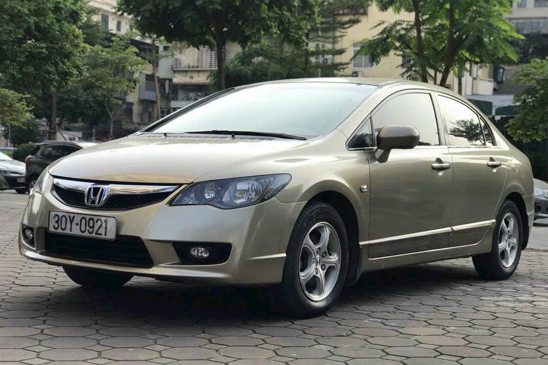 Giá xe Honda Civic 2010 hơn 200 triệu, bền dáng nhưng tốn xăng, có nên mua?