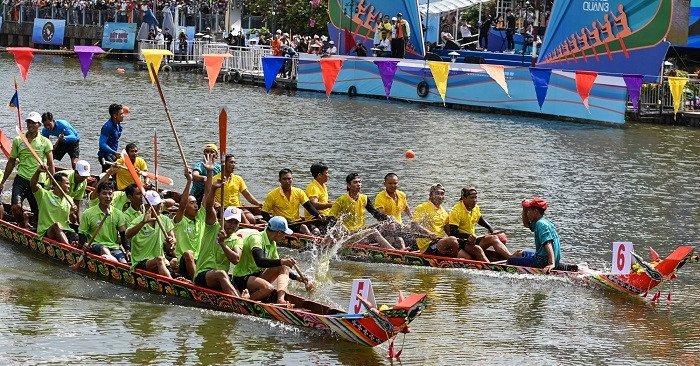 Kien Giang rowers top Ngo boat race in Ho Chi Minh City