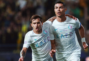 Ronaldo chói sáng, Al Nassr tìm lại nụ cười