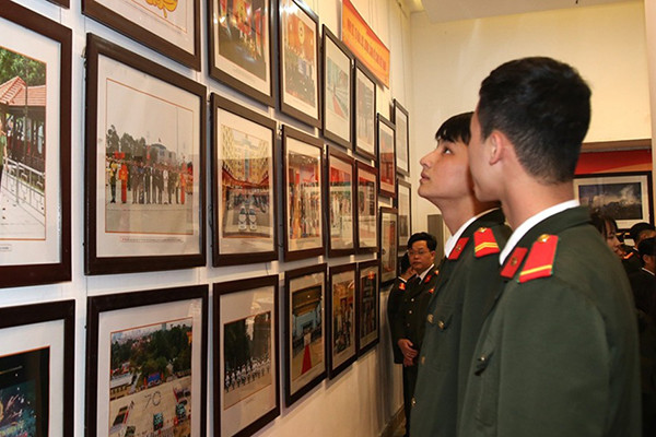 Triển lãm giúp công chúng hiểu hơn về Cảnh vệ Công an nhân dân