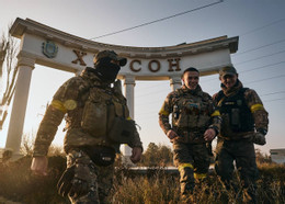 Video cận chiến giữa lính dù Nga và lính đánh thuê nước ngoài ở Ukraine