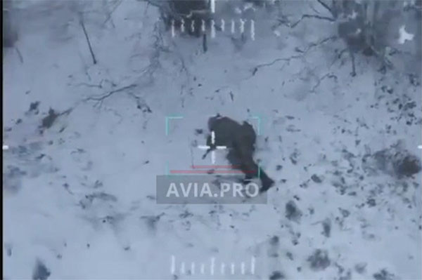 Video lính Nga giả chết, tóm gọn UAV của Ukraine bằng tay không