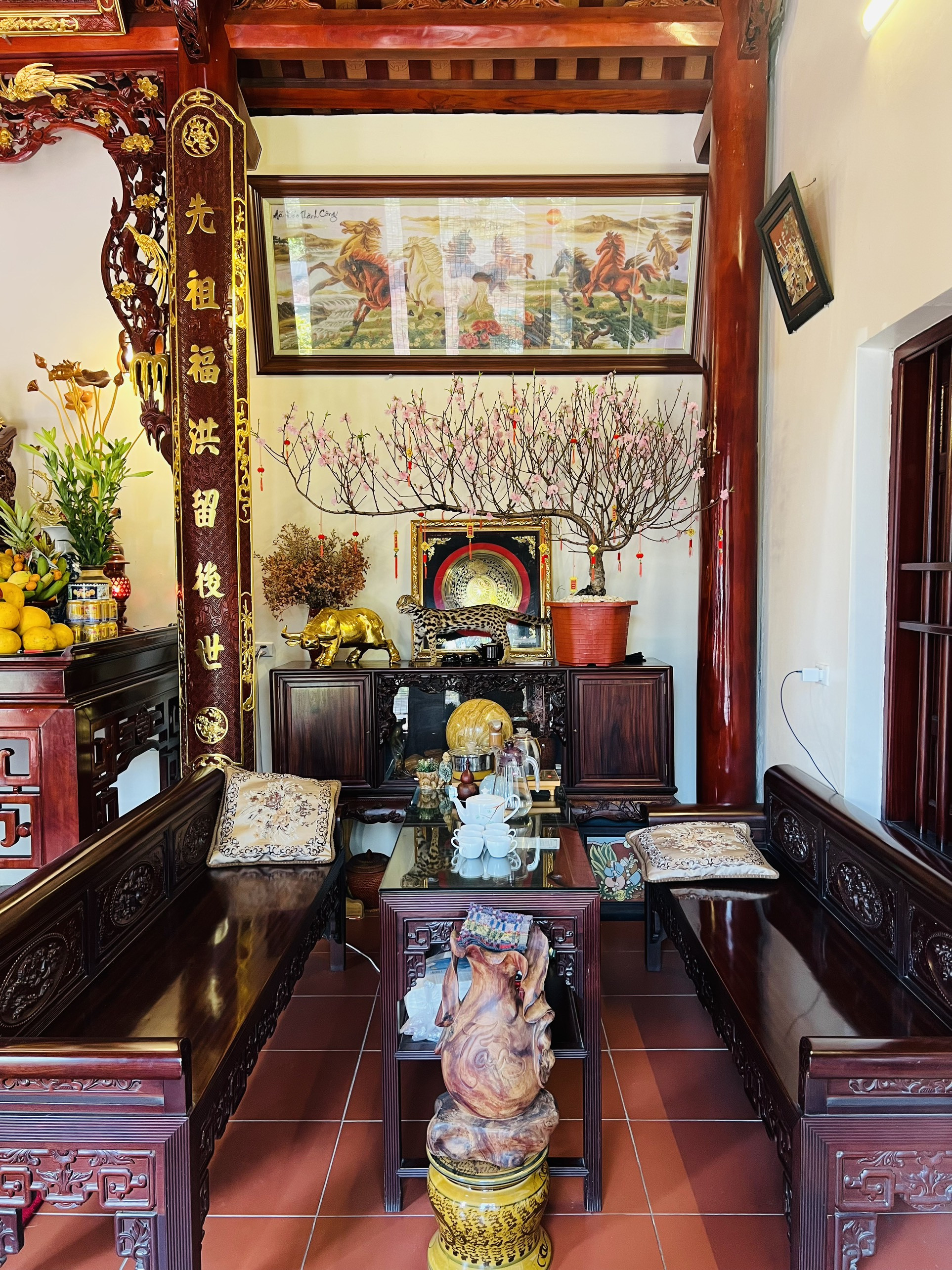 Căn nhà nhỏ xinh vui sống đời độc thân của ca sĩ Hồ Quang 8 ở quê