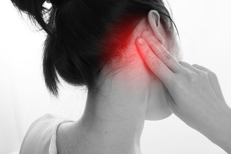 Người phụ nữ 29 tuổi biến chứng nặng vì tự điều trị viêm tai giữa