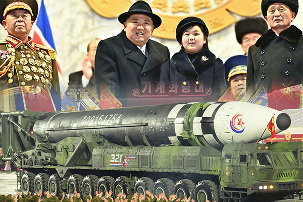 Toàn cảnh lễ duyệt binh hoành tráng của Triều Tiên, khoe trọn các tên lửa mạnh nhất