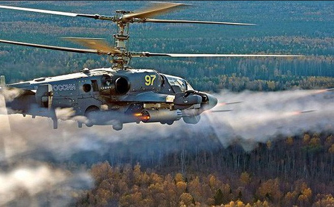 Video trực thăng Ka-52 của Nga phóng tên lửa vào xe tăng Ukraine