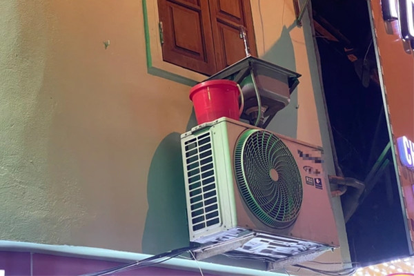 Sự thật 'chiếc bồn rửa mặt triệu view' gắn trên cục nóng điều hòa ở Hà Nội