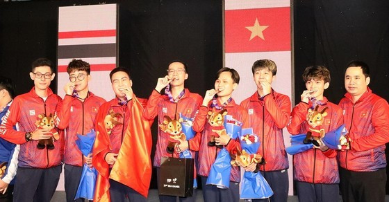 Vietnamese E-sports team to compete 5 categories at 32nd SEA Games