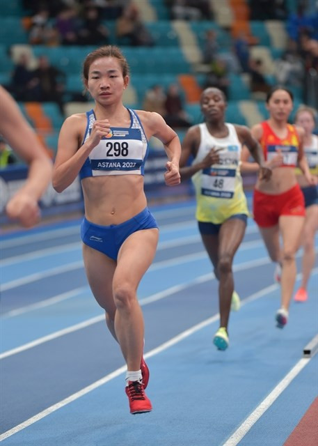 Athletes Nguyen Thi Oanh takes 1,500m Asian Indoor Championship title hinh anh 1