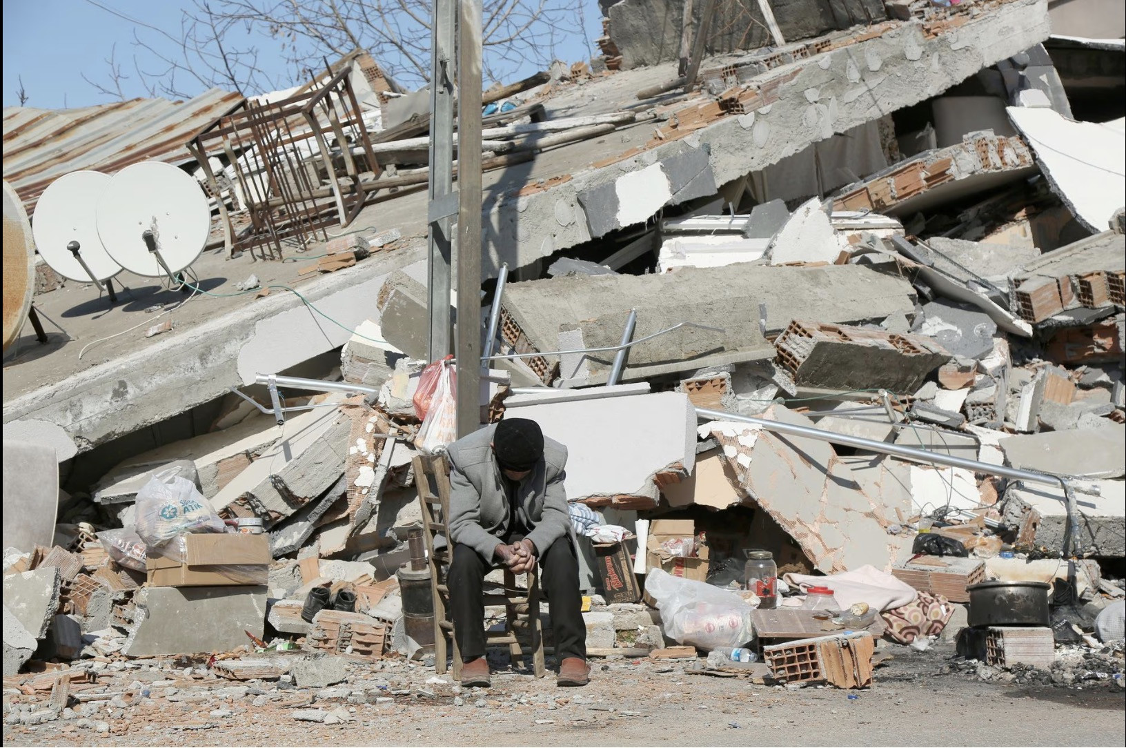 Hơn 28.000 người tử vong vì động đất, thêm nhiều nạn nhân được cứu sống