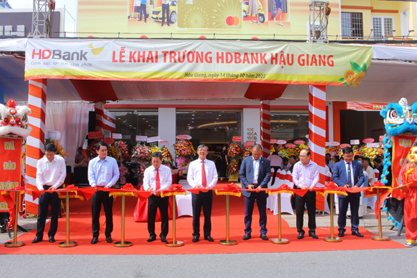 HDBank ‘phủ sóng’ 61/63 tỉnh thành, phục vụ thêm hàng triệu khách hàng