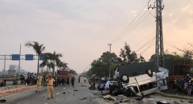 Vụ xe khách lật làm 8 người tử vong: Phó Thủ tướng chỉ đạo khẩn