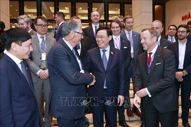 NA Chairman works with EU-ABC, EuroCham delegation hinh anh 1