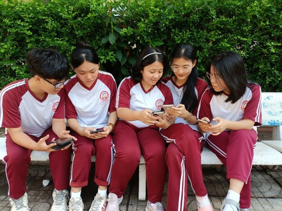 Schools teach the basics of cybersecurity to kids to keep them safe online ảnh 1