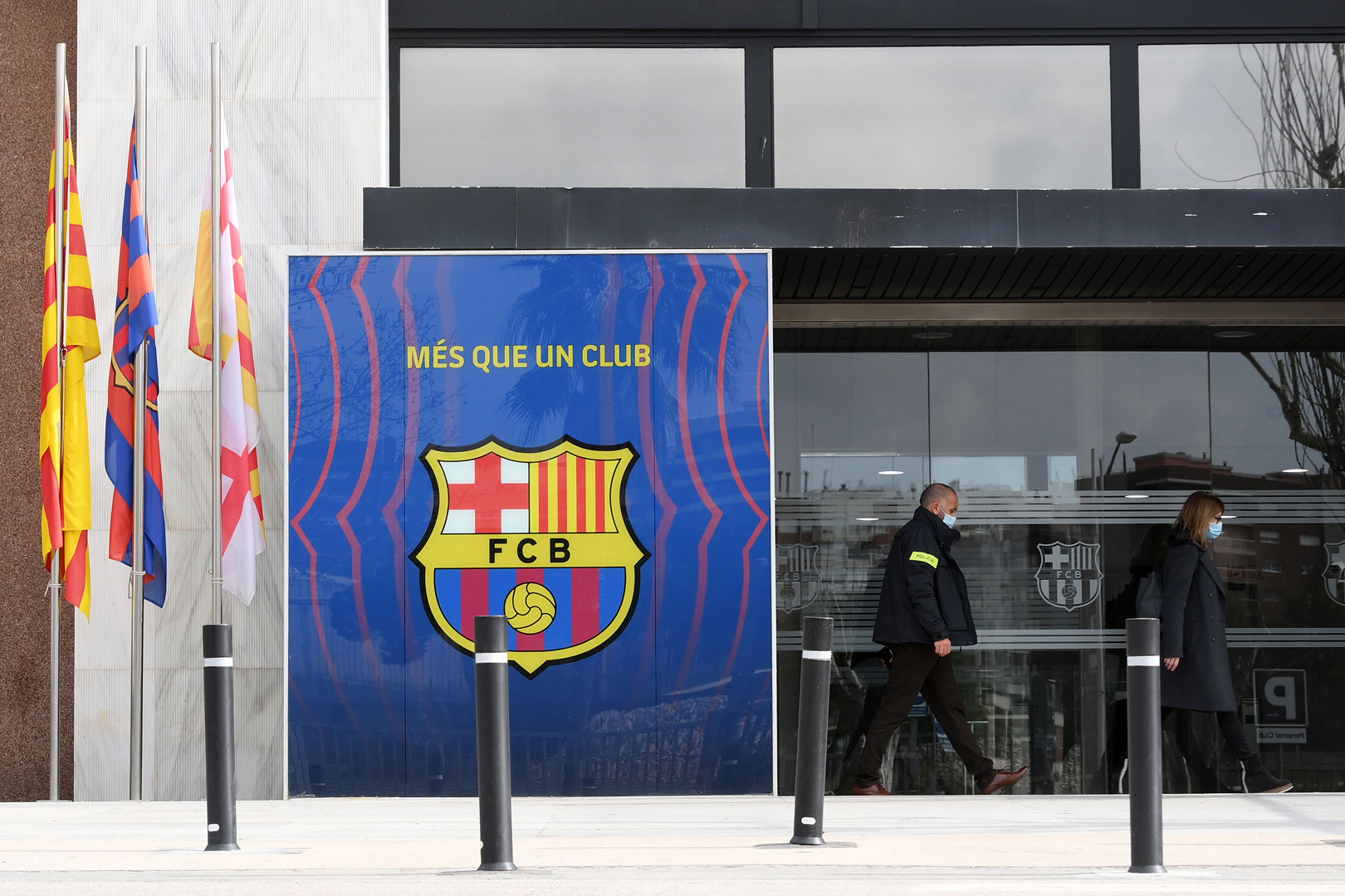 Điều tra trọng tài nhận 1,4 triệu euro từ Barca