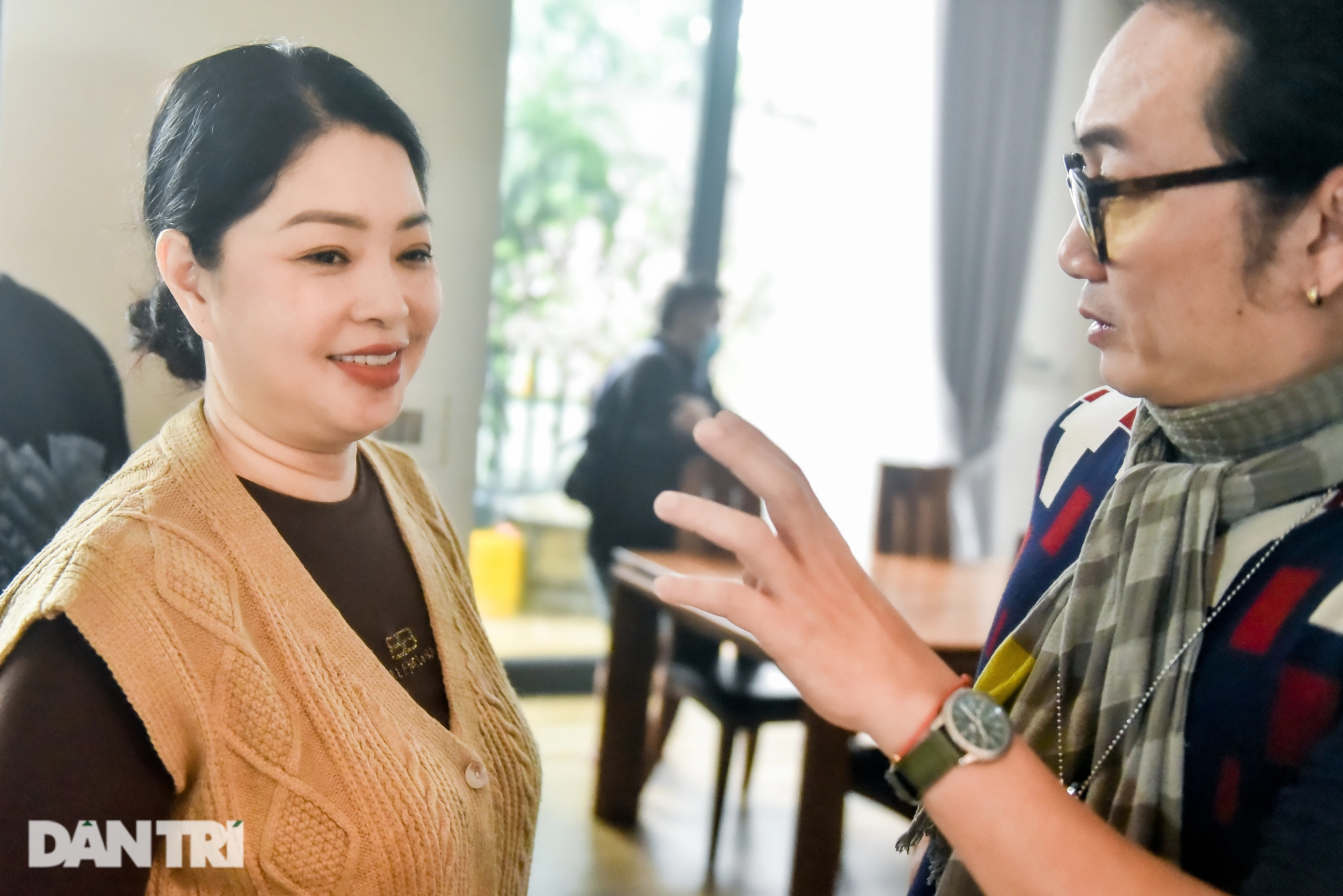 Diễn viên Thanh Tú mượn áo của mẹ, lái ô tô đến quay phim Đừng làm mẹ cáu - 14